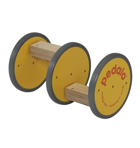 Gelb-graues Pedalo Balanciergerät aus Holz für Gleichgewichtstraining und Motorik.