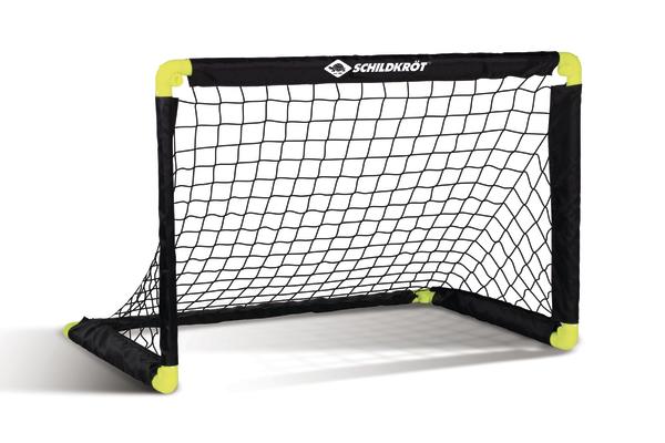 Kleines schwarzes Fußballtor mit Netz und gelben Eckschutz für Kinder und Training.