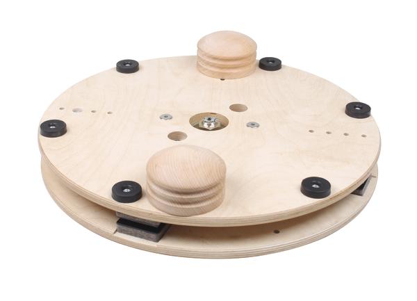 Rundes Holz-Drehgestell mit Griffen und Gummipuffern für Möbel oder Geräte.
