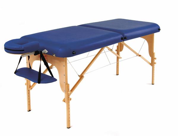 Tragbare Massageliege mit blauer Polsterung und verstellbarem Kopfteil auf Holzgestell.