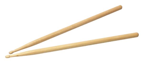 Holz-Drumsticks für Schlagzeug, naturfarben, auf weißem Hintergrund.