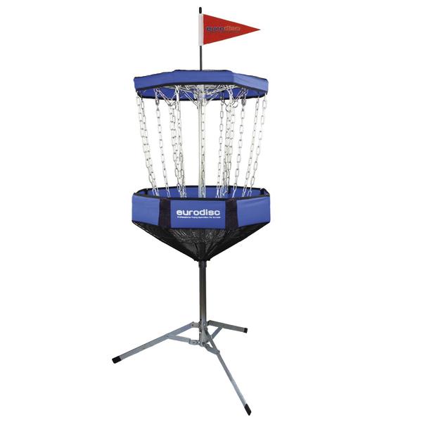 Mobiler Discgolf-Korb mit Metallketten und blauem Fangnetz auf Dreibein-Ständer.