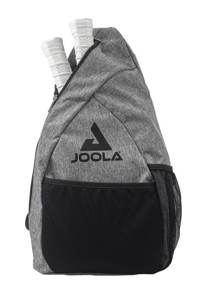 Grauer JOOLA Rucksack mit schwarzer Fronttasche und zwei weißen Tischtennisschlägern.