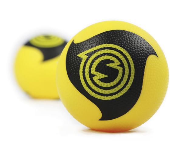 Gelb-schwarzer Massageball mit strukturierter Oberfläche, ideal für Muskelentspannung und Therapie.
