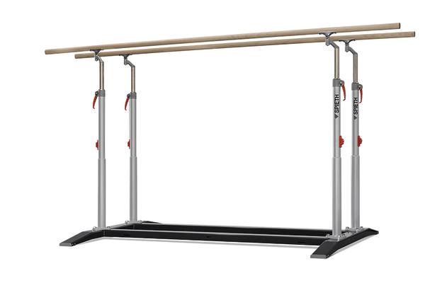 Doppelter Gymnastikbarren mit Holzgriffen und verstellbaren Metallstützen.
